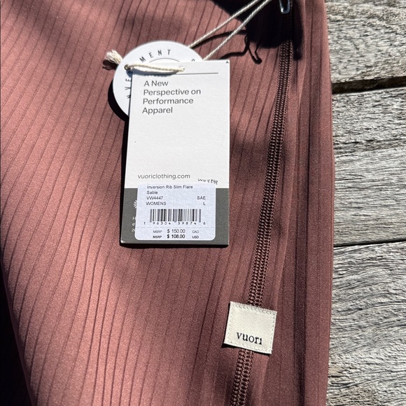 VUORI Inversion Rib Slim Flare SABLE SIZE large NWT - Picture 2 of 5